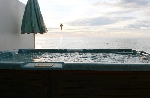 Kiama Downs House | Jones's Beach House - boasting unrivaled views from almost every room
