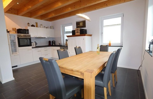 Kumbdchen House | Jonis-Ferienhaus - Cottage, shower or bath, toilet, 3 bedrooms