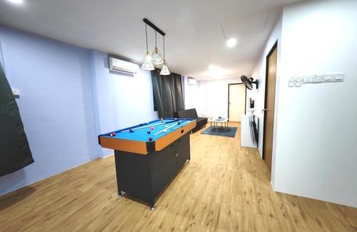 Empat Apartment | Jonker 14-18pax 3BR, KTV Room, Dart & Snooker