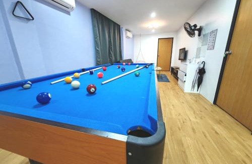 Empat Apartment | Jonker 14-18pax 3BR, KTV Room, Dart & Snooker