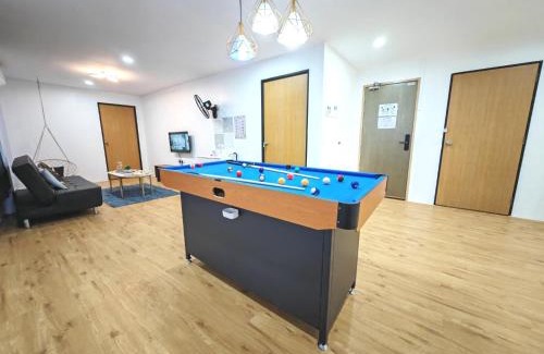 Empat Apartment | Jonker 14-18pax 3BR, KTV Room, Dart & Snooker