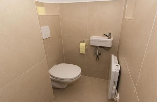 Josefstadt Apartment | josef's home I Studio in Prime Location I Patio