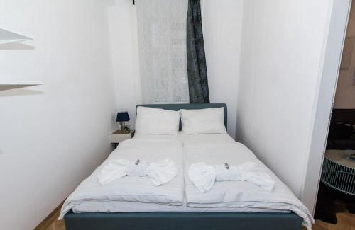 Josefstadt Apartment | josef's home I Studio in Prime Location I Patio
