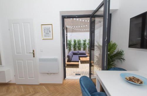 Josefstadt Apartment | josef's home I Studio in Prime Location I Patio