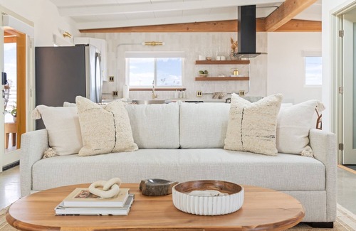 Yucca Valley House | Joshua Tree Oasis: Lux Home, Modern Pool & Spa