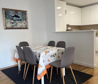 Đeram Apartment | Joy apartment Vracar 3 bedrooms 2 bathrooms