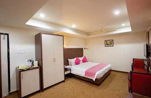Onamthuruth Hotel | Joyees Residency