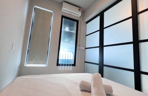Downtown Kota Kinabalu Apartment | JQ Angel Homesay Jesselton Quey Seaview 6pax