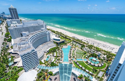 Mid Beach Apartment | Jr Suite Presidential Design Ocean Fontainebleau