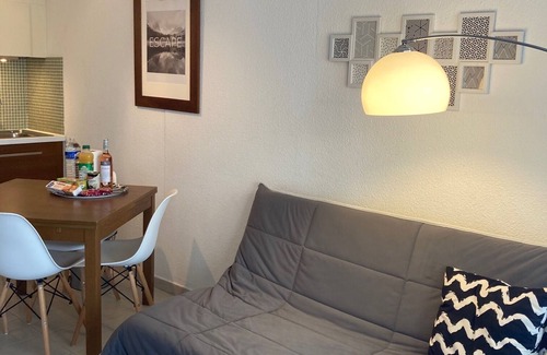 Golfe Juan Apartment | Juan Les Pins: Well-decorated 1 bed apartment close to beach with swimming pool
