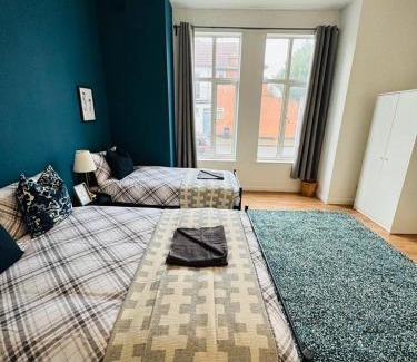 Mapesbury House | Jubilee Rooms 15 Minutes Central London