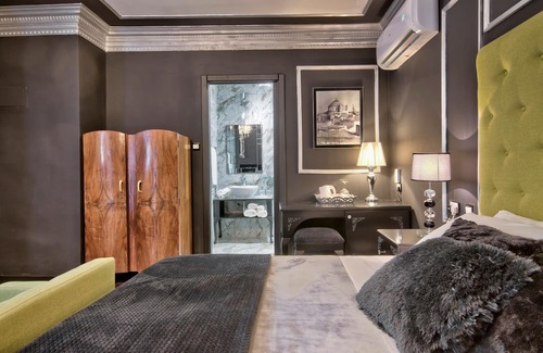 Mosta Hotel | Julina Boutique Living