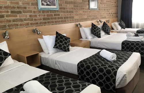 Tenterfield Hotel | Jumbuck Motor Inn
