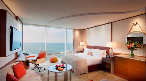 Umm Suqeim 3 Resort | Jumeirah Beach Hotel Dubai