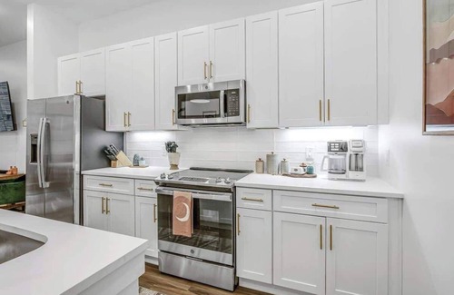 Cleveland Park House | June’s Nash Home Rooftop, 4mi to Broadway