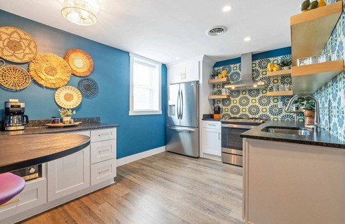 Cherokee Triangle Apartment | Jungalou @ Bungalou + Bourbon Bar + Gameyard