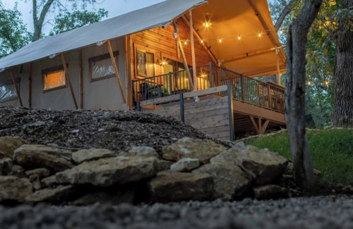 Ashland Cabin | Jungalow - Canvas Safari Cabin | 2 Bed, 1 Bath with Hot Tub