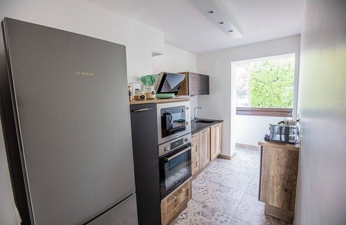 Cassis Apartment | JUNGLE LUXURY FLAT WITH BALCONY AND PRIVATE PARKING IN CASSIS CENTER+WIFI