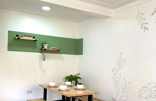 Kampala House | JungleB - 2 Bed 2 Bath 5 mins to Makerere Uni