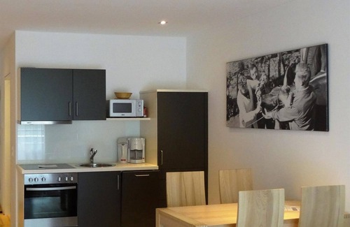 Damuels Apartment | Junior Suite, separate toilet and bath/shower, Ba - Alpin Resort Damüls