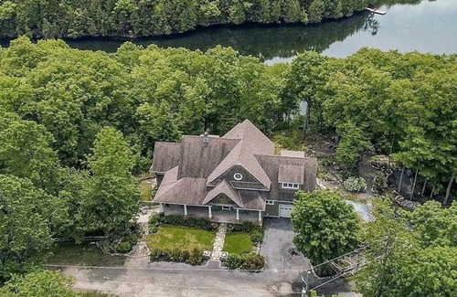 Frontenac House | Juniper Lakehouse - Luxury waterfront retreat