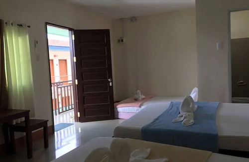 Tawala Bed & Breakfast | Junlyn APartelle Barkada Roomnn