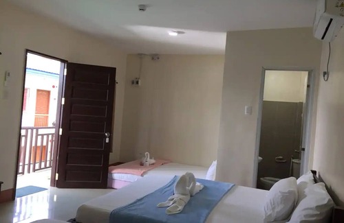 Tawala Bed & Breakfast | Junlyn ApartelleDeluxe Double or Twin roomnn