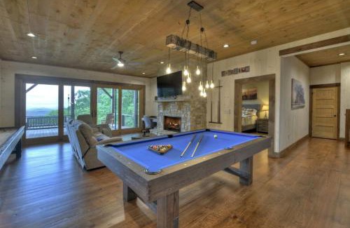 Ridgeline Vistas House | Jupiter On The Mountain w Stunning Views, Hot Tub