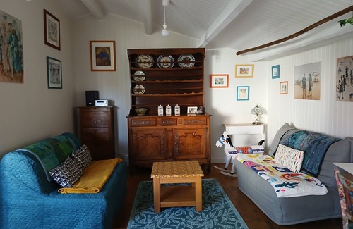 Challans Bed & Breakfast | Just 16 minutes from the sea, Les Mouettes welcomes you with every comfort.