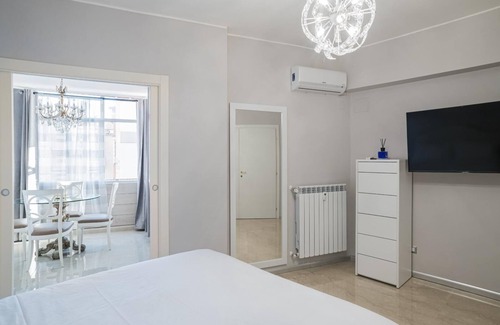 Quartiere XVII Trieste Bed & Breakfast | Just 2 minutes from Libia stop, B&B Damagi is centrally located & suitable for everyone!