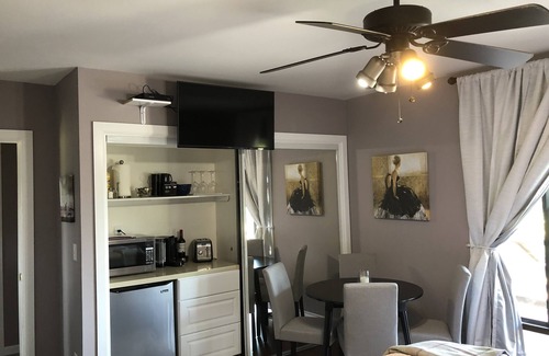 Mira Costa House | Just 3 miles to the beach!