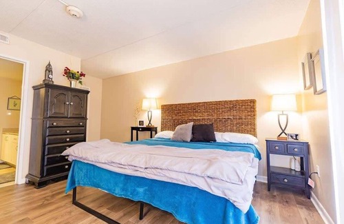 East Ridge Apartment | Just a mile from I-24 and a quick 3-minute drive to great BBQ!