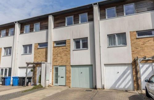 Hamworthy House | Just Beachy - Moments from Hamworthy Beach and Park