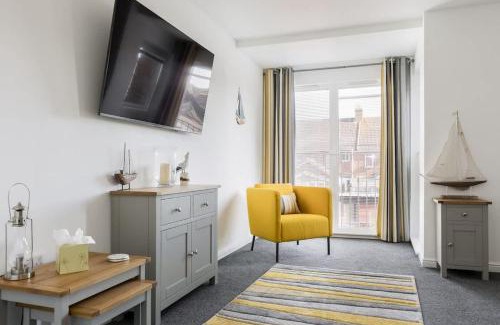 Hamworthy House | Just Beachy - Moments from Hamworthy Beach and Park