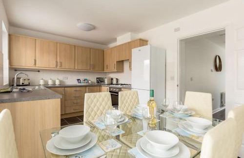 Hamworthy House | Just Beachy - Moments from Hamworthy Beach and Park