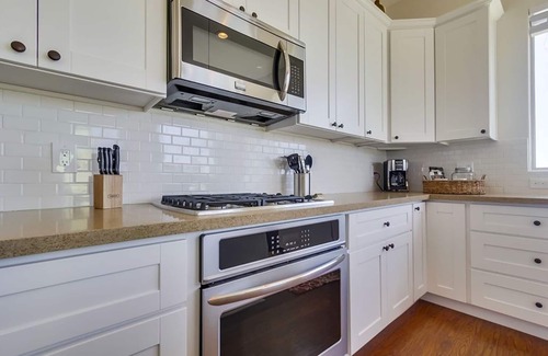 Townsite House | Just Blocks To The Beach W Panoramic Ocean Views, Brand New Spanish Town home