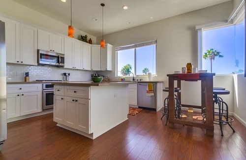 Townsite House | Just Blocks To The Beach W Panoramic Ocean Views, Brand New Spanish Town home