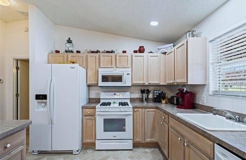 Springdale House | Just bring your suitcase The Villages Florida