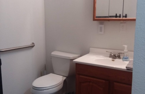 Scheller House | Just minutes away from Rend Lake boat ramps. (Jefferson County)