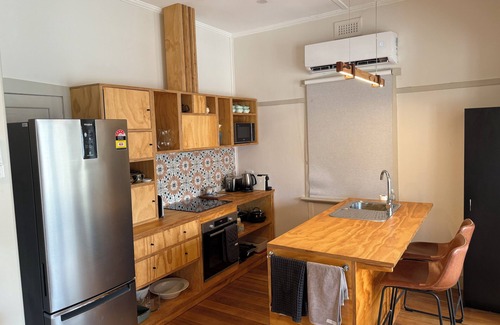 Lake Wendouree House | Just off the beautiful Lake Wendouree, fully fenced, dog friendly, air cond