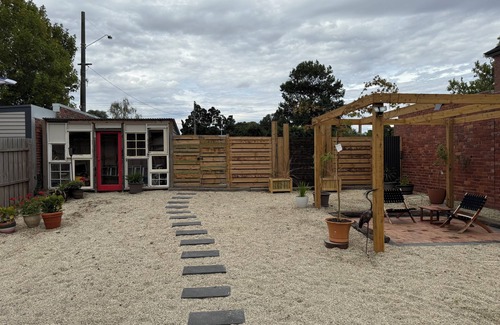 Lake Wendouree House | Just off the beautiful Lake Wendouree, fully fenced, dog friendly, air cond