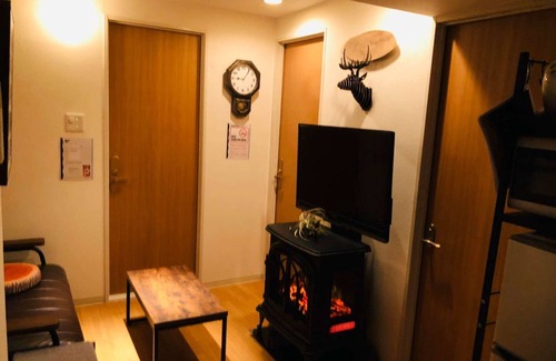 Okubo Apartment | Just off the main street of Tokyo’s Korean Town with a lively atmosphere
