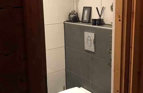 Gramsbergen Ski Chalet | Just Relax , 6 Persoons Comfortabel, Gezellig Vakantiehuis, met Veel Vertier