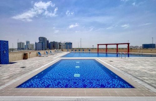 Jumeirah Village Circle Apartment | JVC Studio Rooftop Pool & Gym Golf Course View