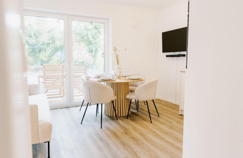 Greetsiel Apartment | Küsten Suite de See - Suite 1 direkte Deichlage, Terrasse, 53qm
