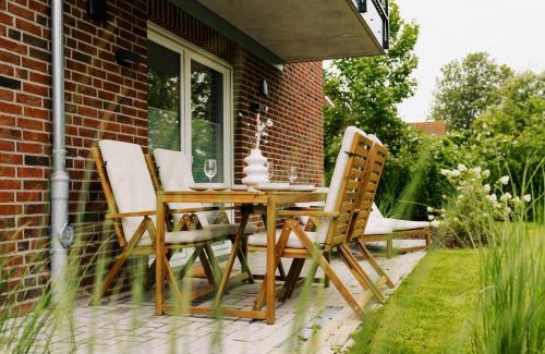 Greetsiel Apartment | Küsten Suite de See - Suite 1 direkte Deichlage, Terrasse, 53qm