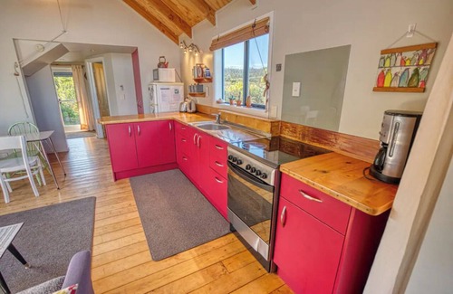 Okarito Cottage | Kōtuku Cottage Ōkārito.nCharming 2-bedroom cottage in Westland NZ