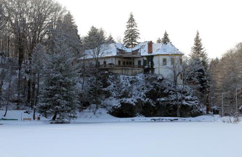 Nagyhuta Hotel | Kőkapu Vadászkastély és Hotel & Apartments