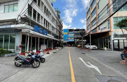 Khlong San Apartment | k4 be chill *Wongwianyai BTS 80m*Family&Friend*