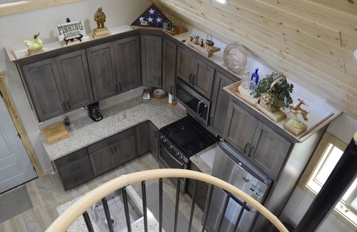 Ashton House | Kabino: River Run Cabin on Henry's Fork, Fire Pit, perfect fishing trip!